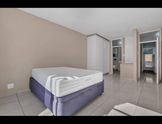3 BEDROOM APARTMENT FOR SALE IN SANDOWN